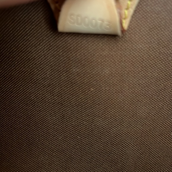 LOUIS VUITTON Monogram Ellipse MM Handbag - Picture 7 of 11